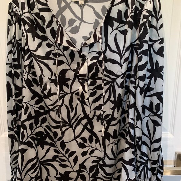 Sharp Tucker NYC Silk Juliette Blouse - New! - Size L - Picture 3 of 7